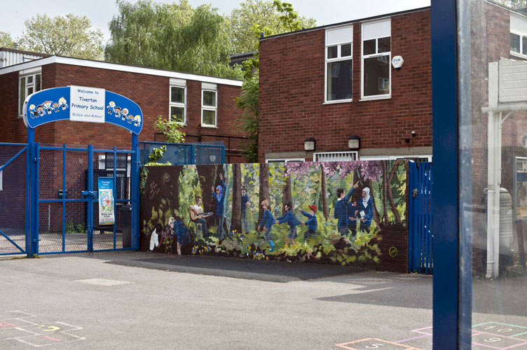 Tiverton Primary School commission new mural